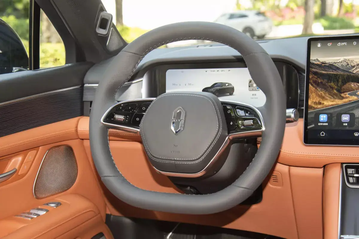Aito M5 салон 3