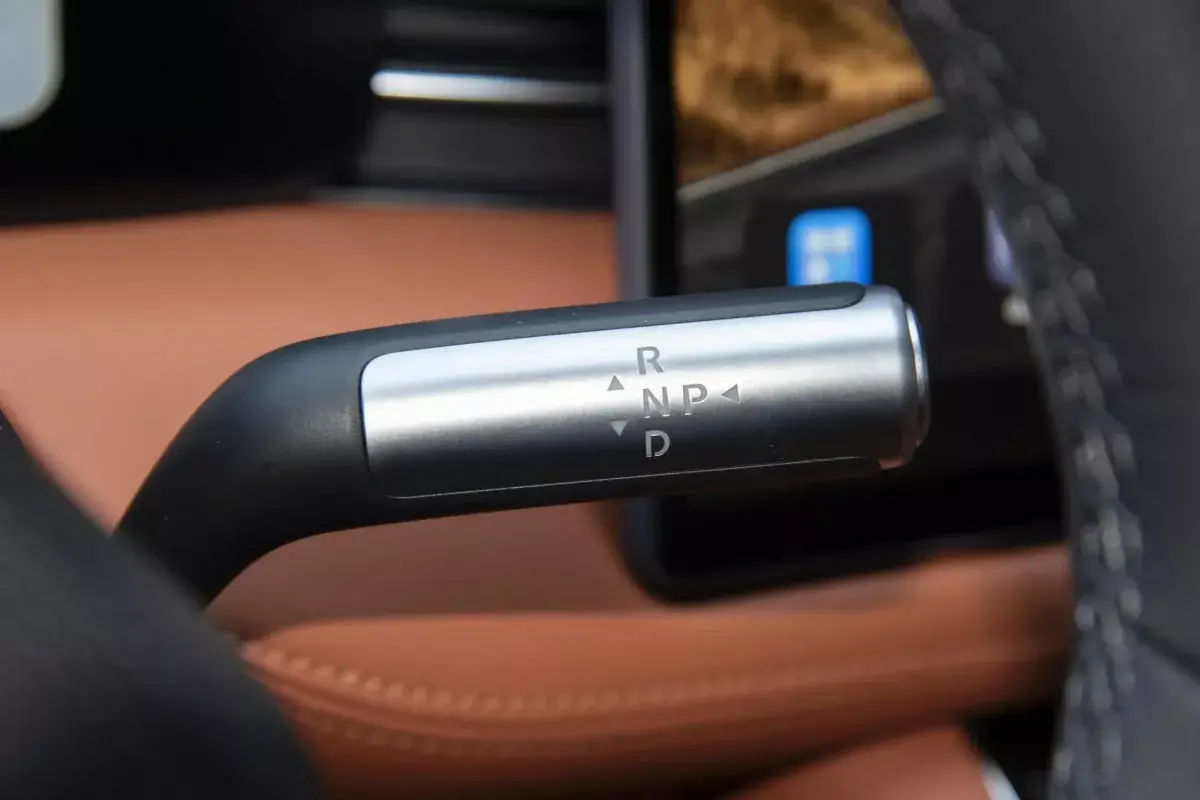 Aito M5 салон 4