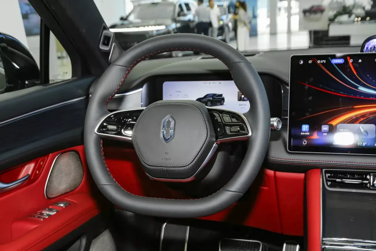 Aito M5 салон 3