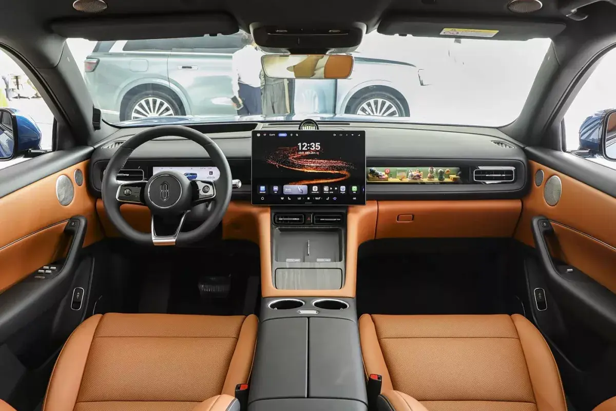 Aito M6 PHEV салон 9
