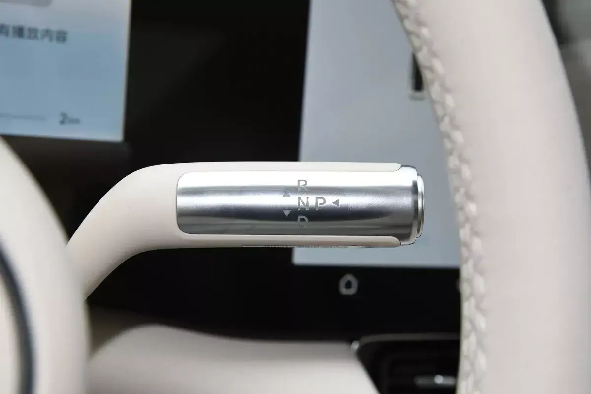 Aito M8 салон 4