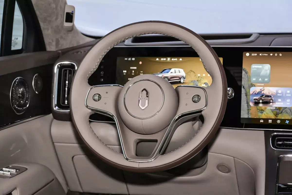 Aito M9 PHEV салон 3