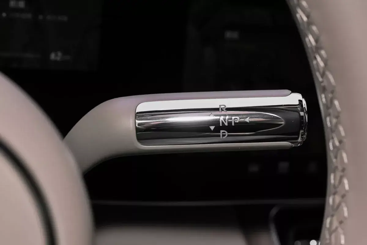 Aito M9 PHEV салон 4