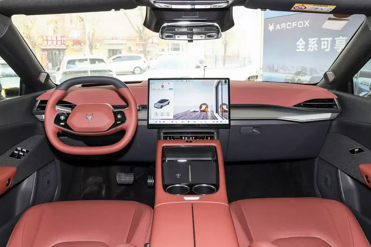 Arcfox S5 PHEV салон 7
