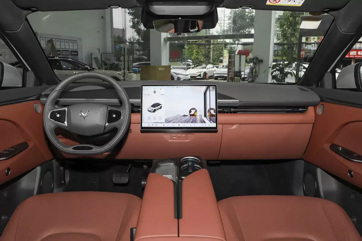 Arcfox T5 PHEV салон 7