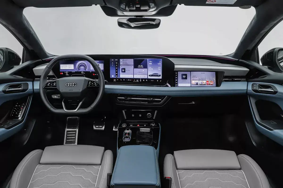 Audi A6L e-tron салон 1
