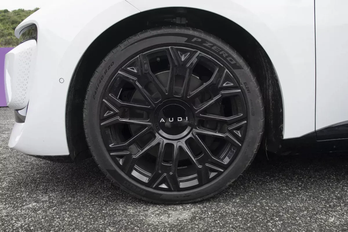 Audi E5 Sportback фото 6