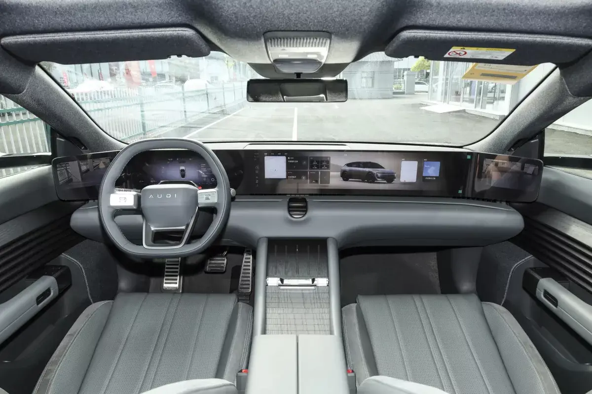 Audi E5 Sportback салон 7