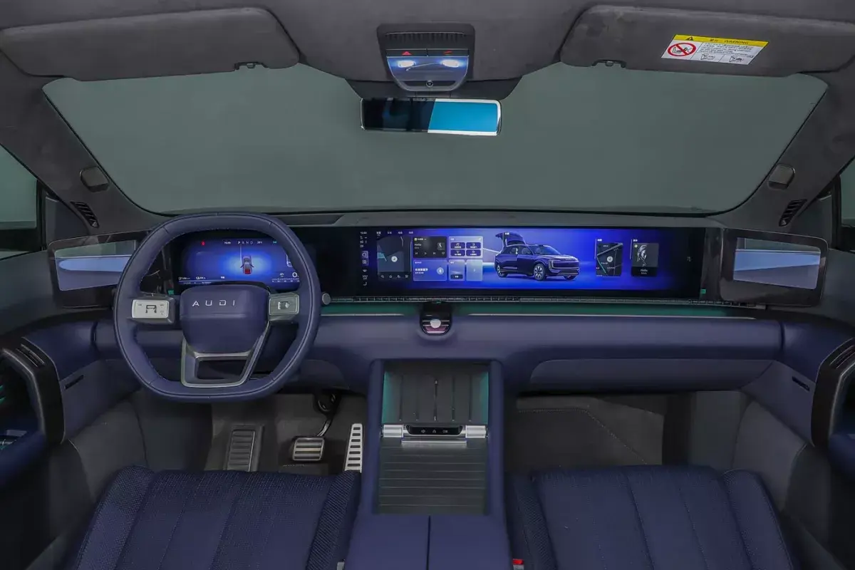 Audi E7X салон 8