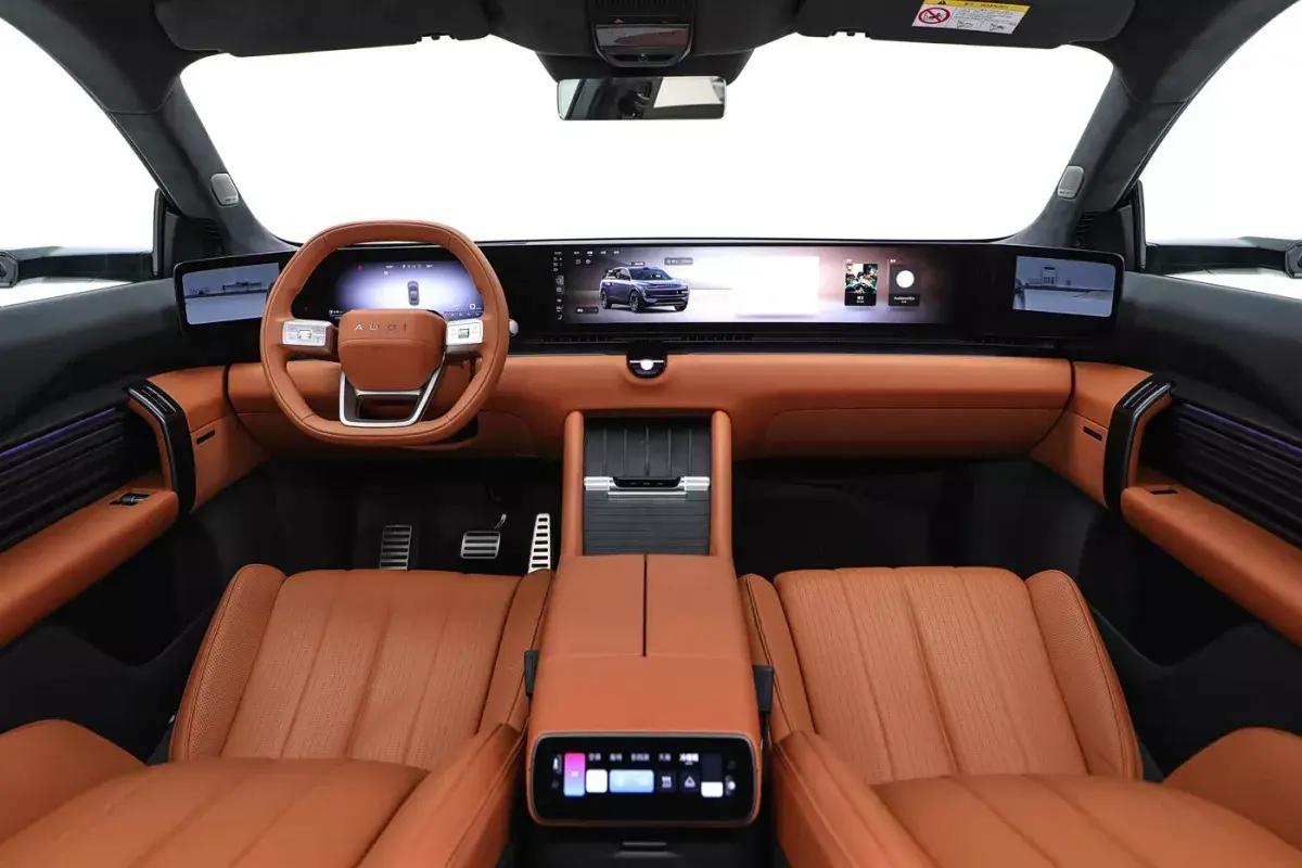 Audi E7X салон 9