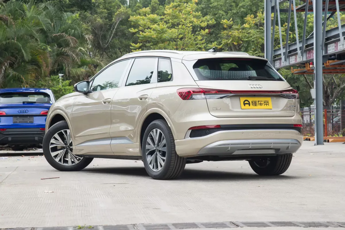 Audi Q4 E-Tron фото 3