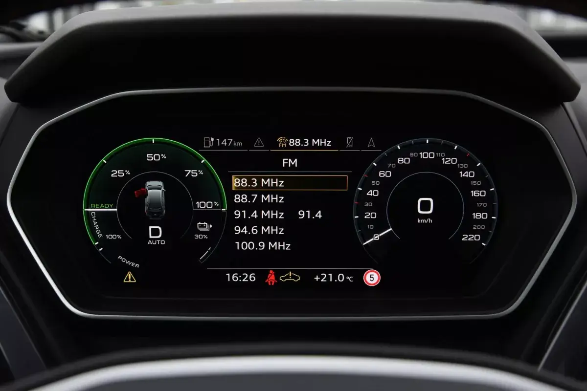 Audi Q4 E-Tron салон 2