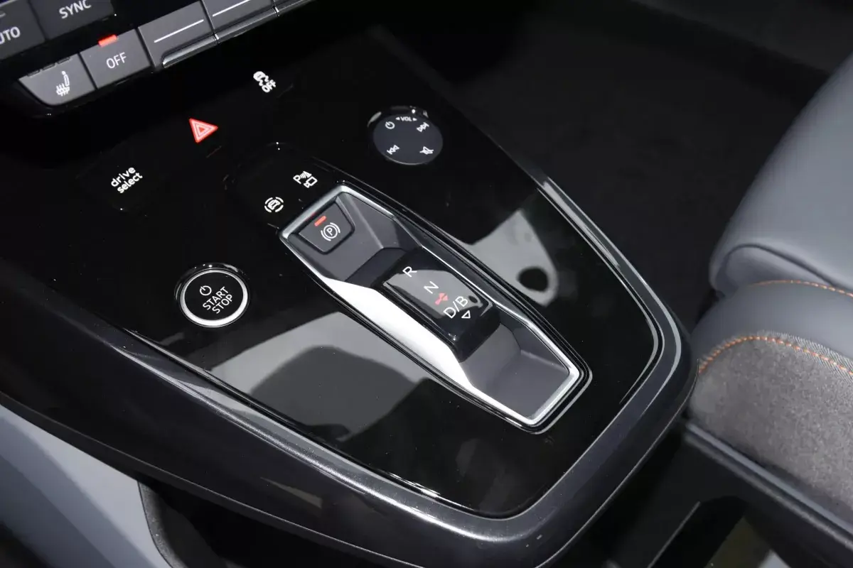 Audi Q4 E-Tron салон 4