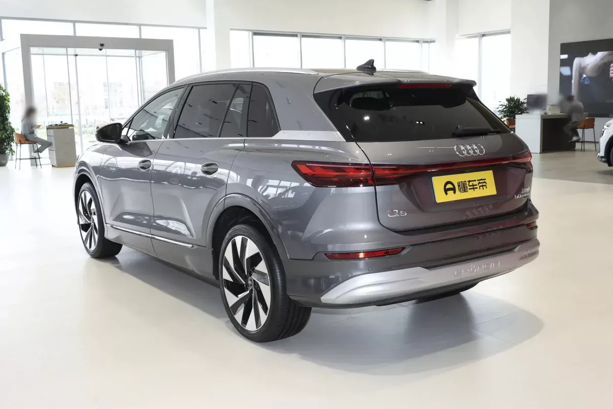 Audi Q5 E-Tron фото 3