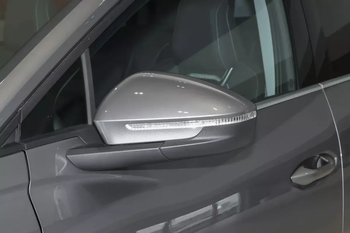 Audi Q5 E-Tron фото 8