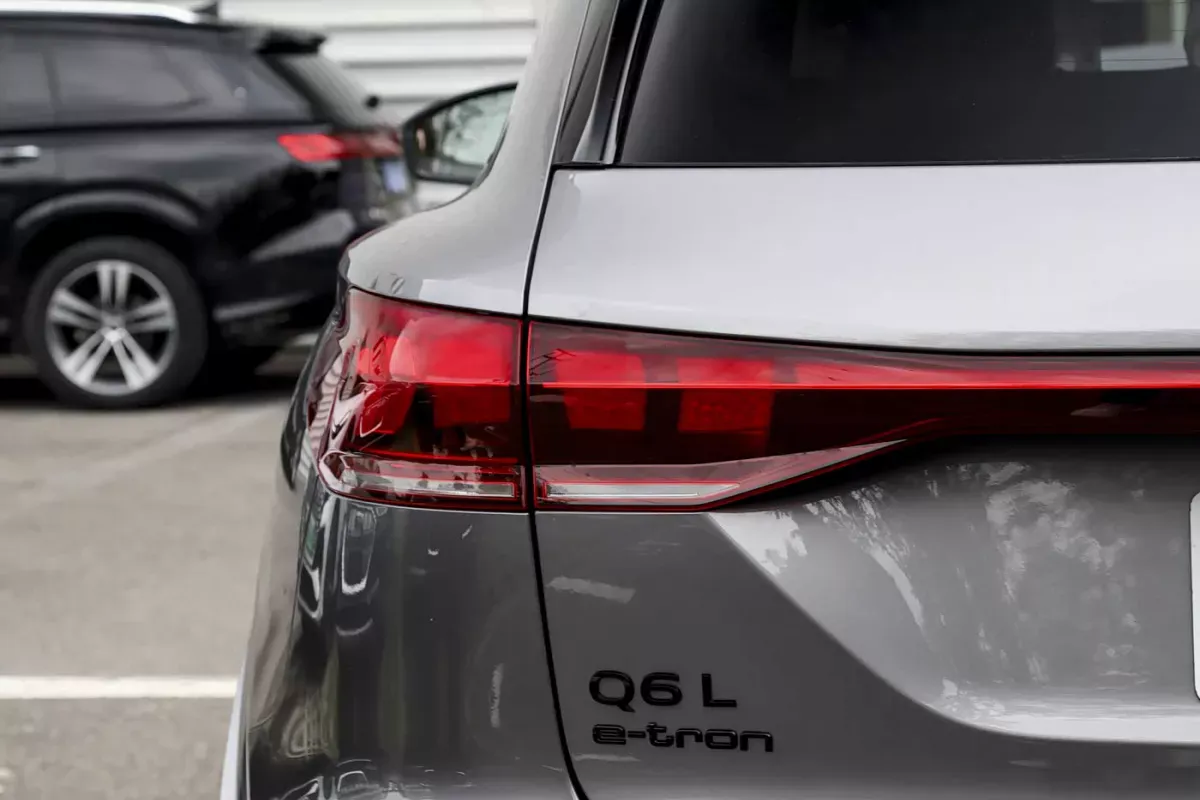 Audi Q6L e-tron фото 7