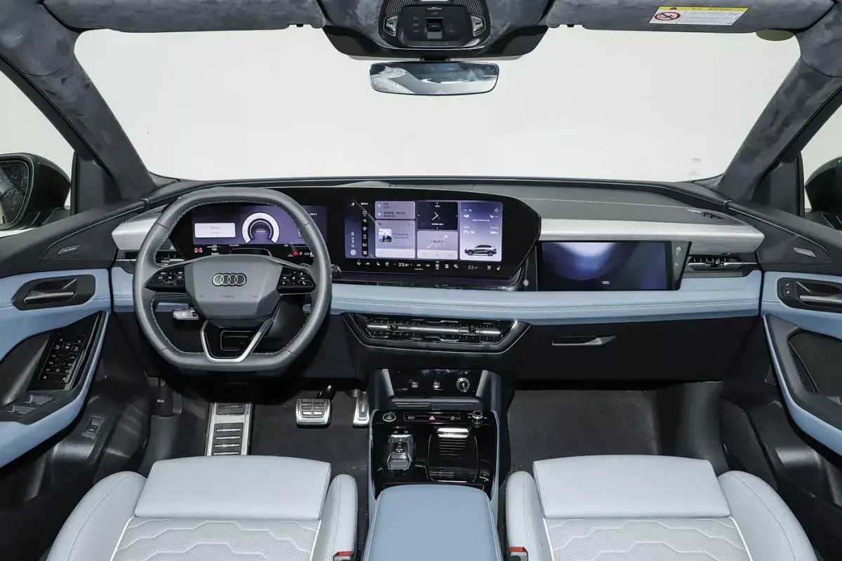 Audi Q6L e-tron салон 1