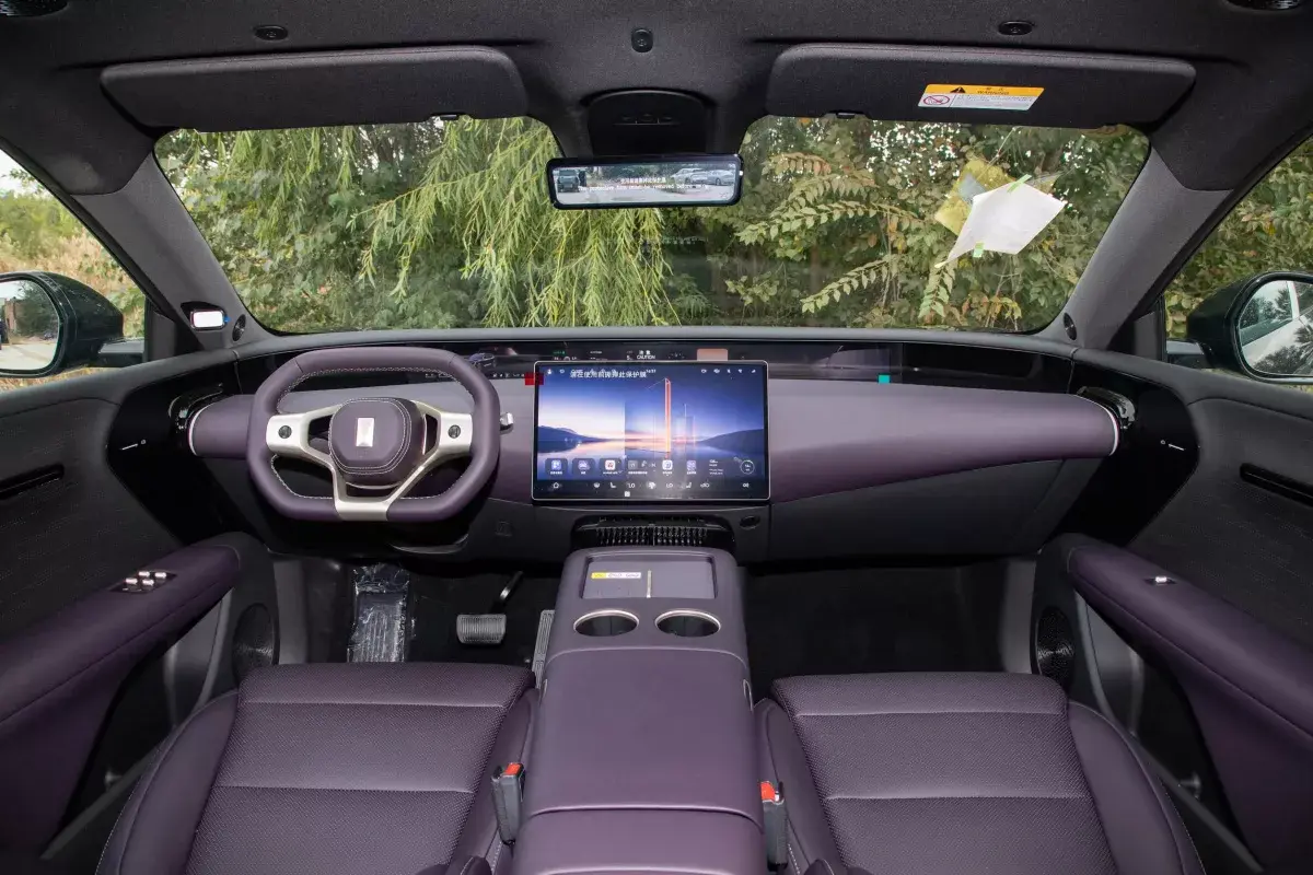 Avatr 07 PHEV салон 1