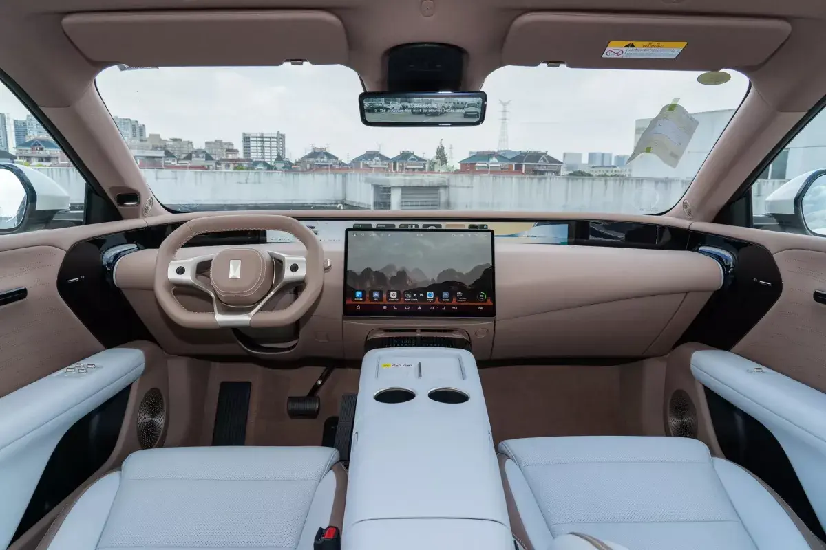 Avatr 07 PHEV салон 7