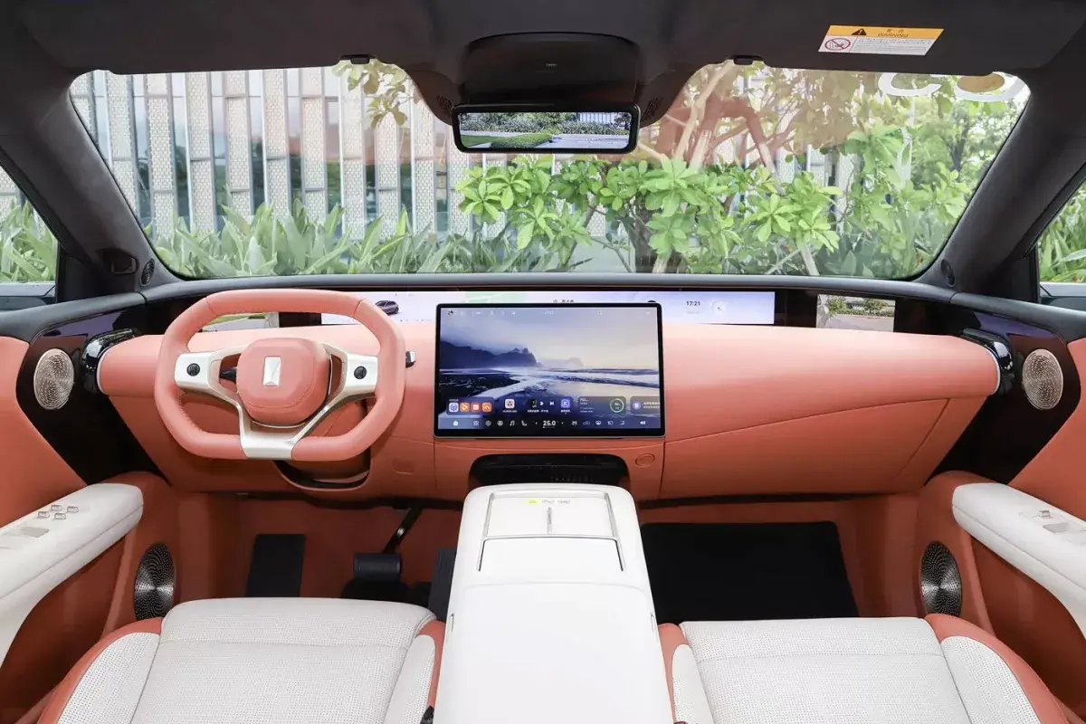 Avatr 07L EV салон 1