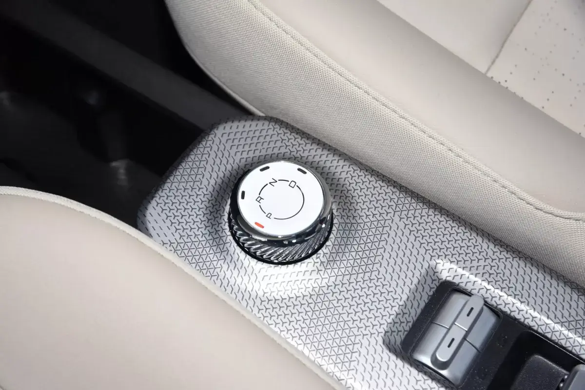 Baojun Yep салон 4