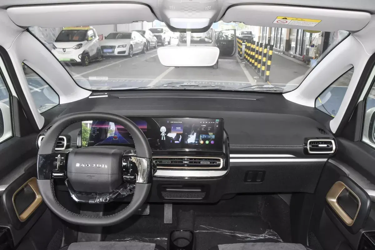 Baojun KIWI салон 7