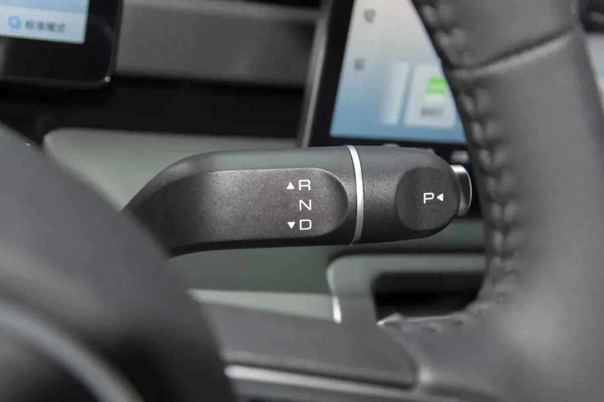 Baojun Yep Plus салон 4