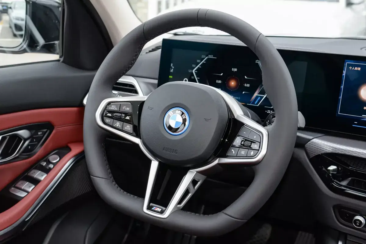 BMW i3 салон 3