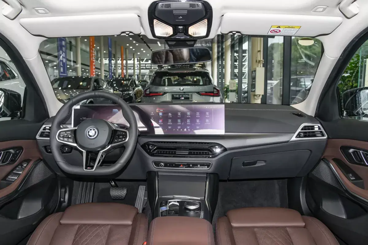 BMW i3 салон 7