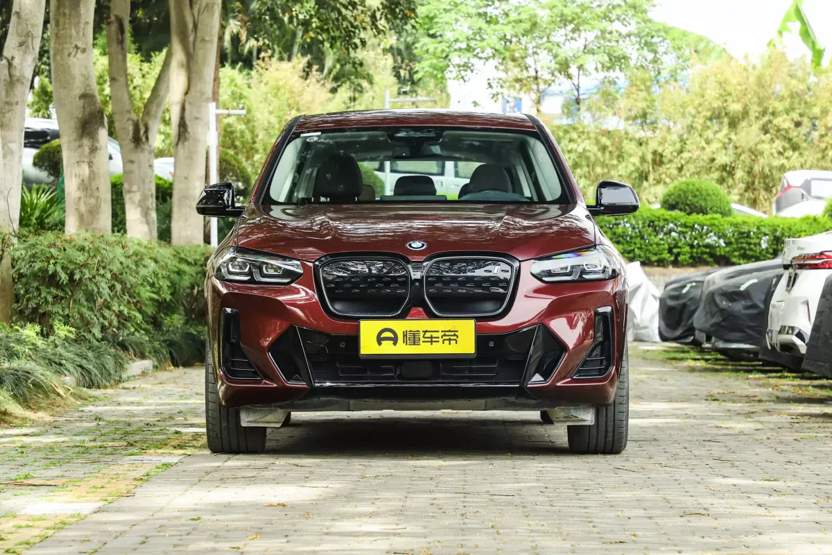 BMW iX3