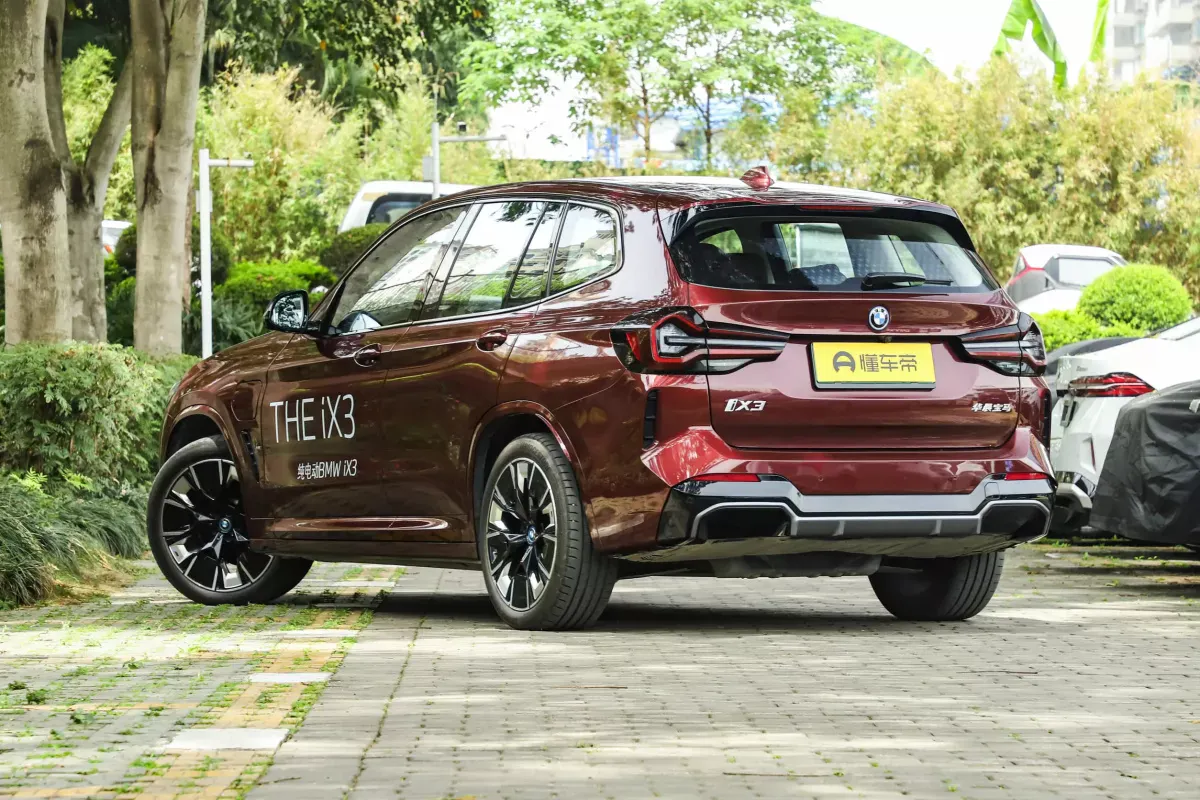 BMW iX3 фото 3
