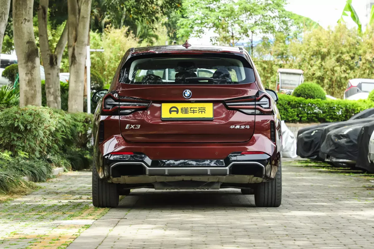 BMW iX3 фото 4