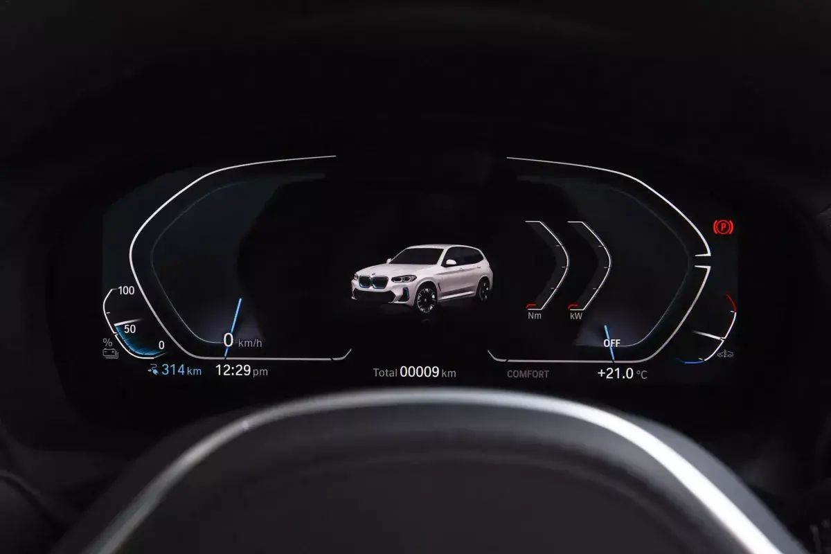 BMW iX3 салон 2