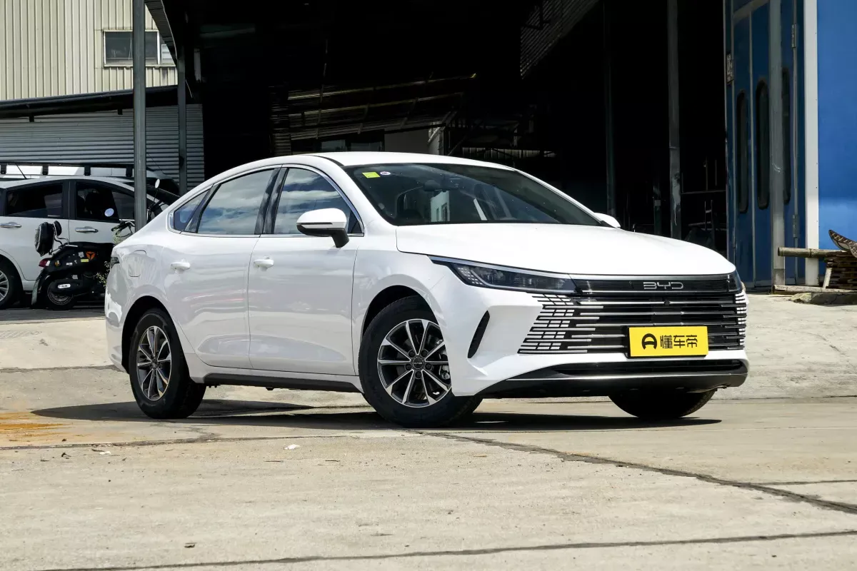 BYD Destroyer 05 DM-i фото 2