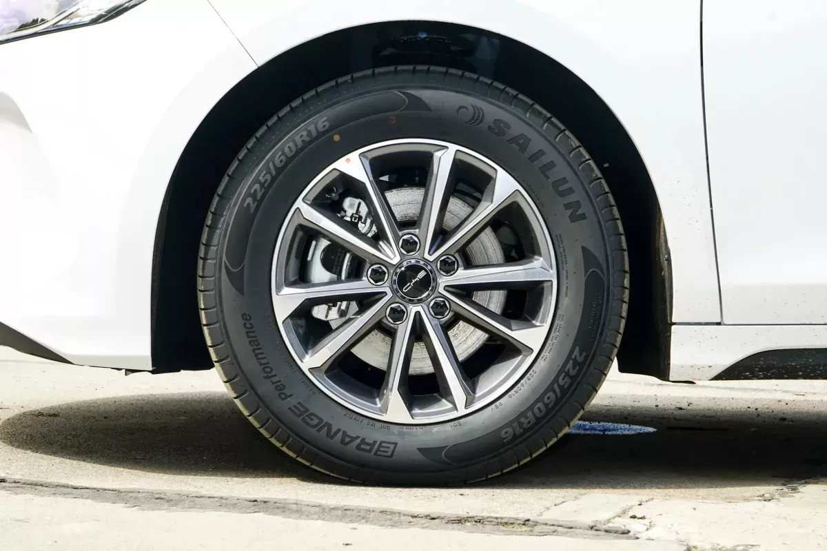 BYD Destroyer 05 DM-i фото 6