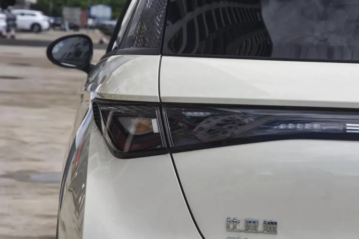 BYD Dolphin фото 7