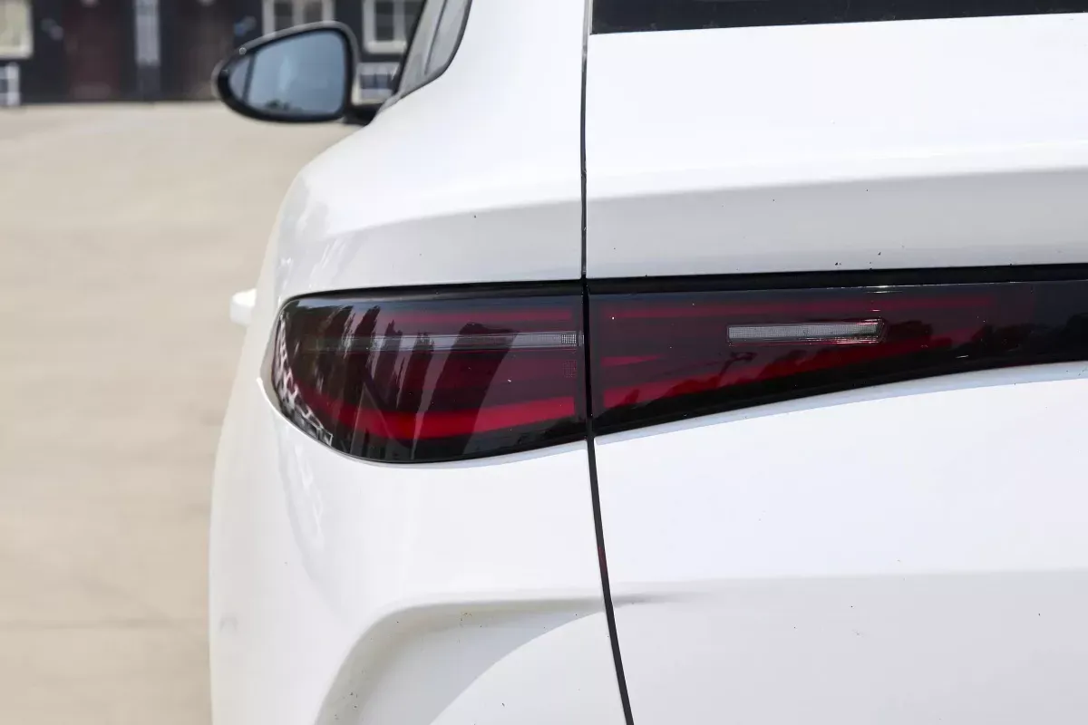 BYD E7 фото 7