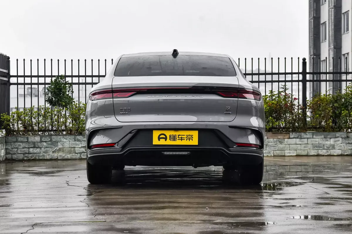 BYD Han DM-i фото 4