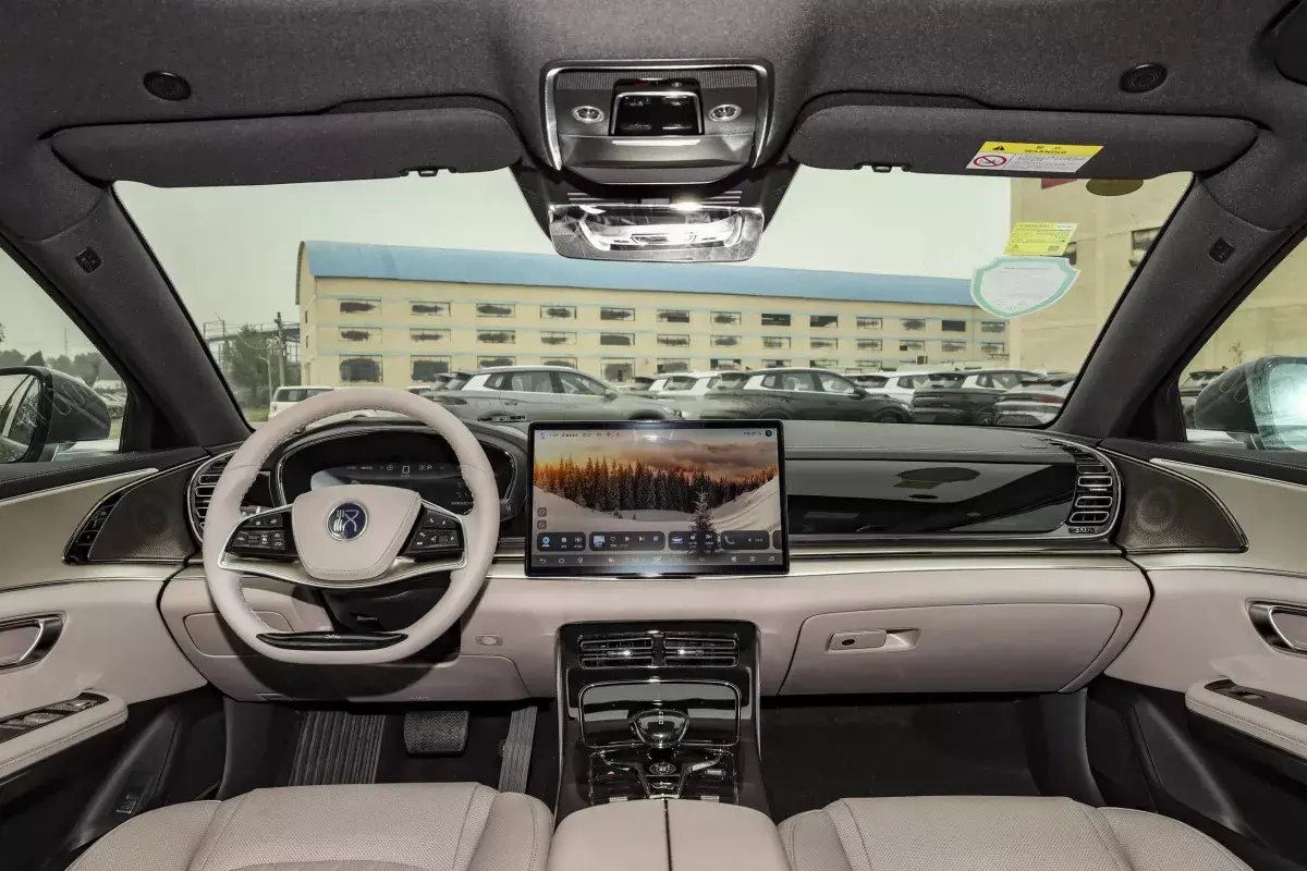 BYD Han DM-i салон 7