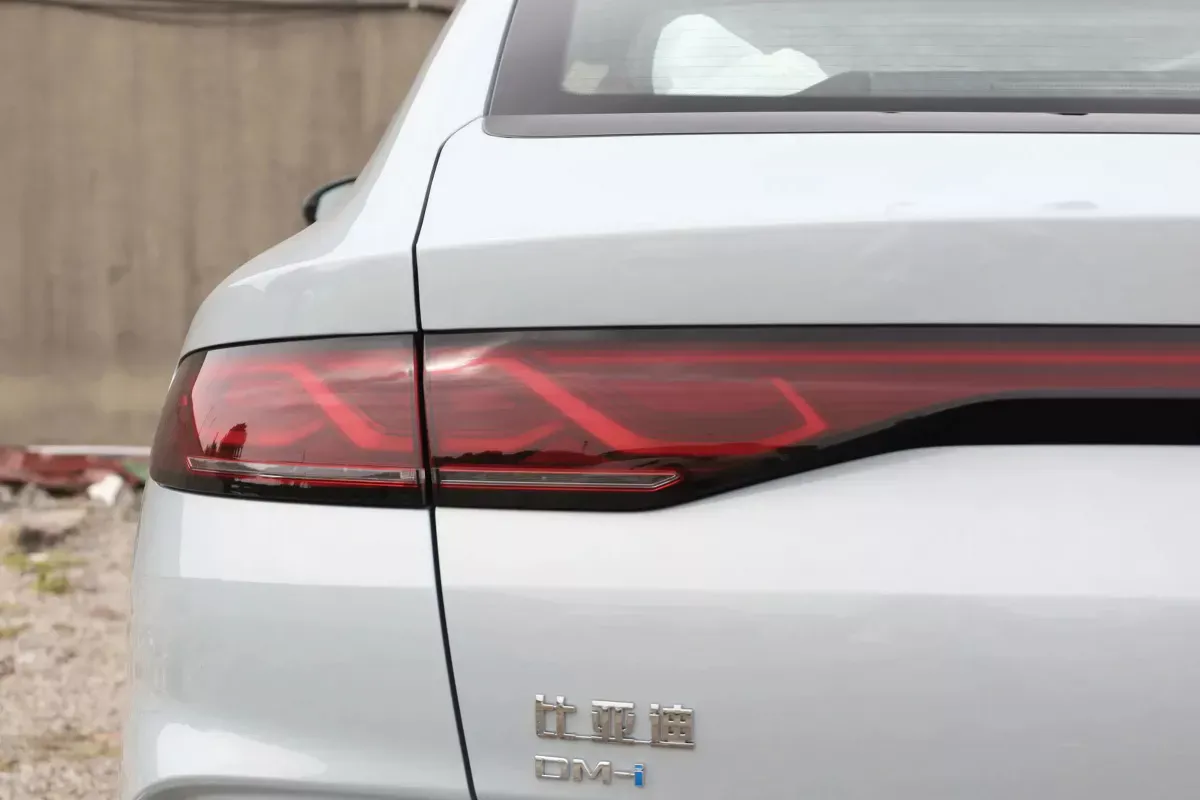 BYD Qin L DM-i фото 7