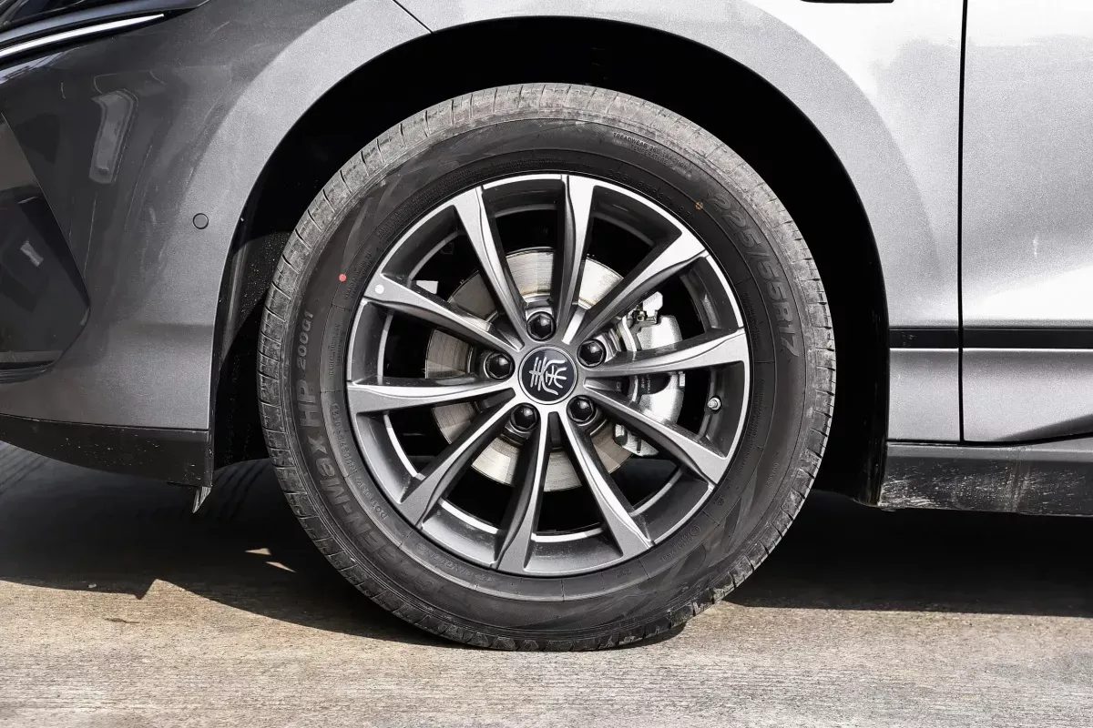 BYD Qin L фото 6