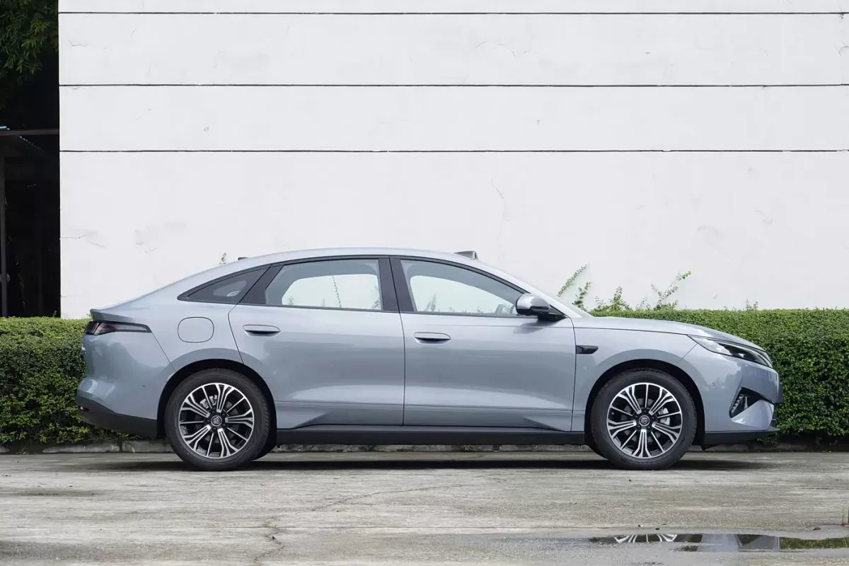 BYD Qin Max DM-i фото 5