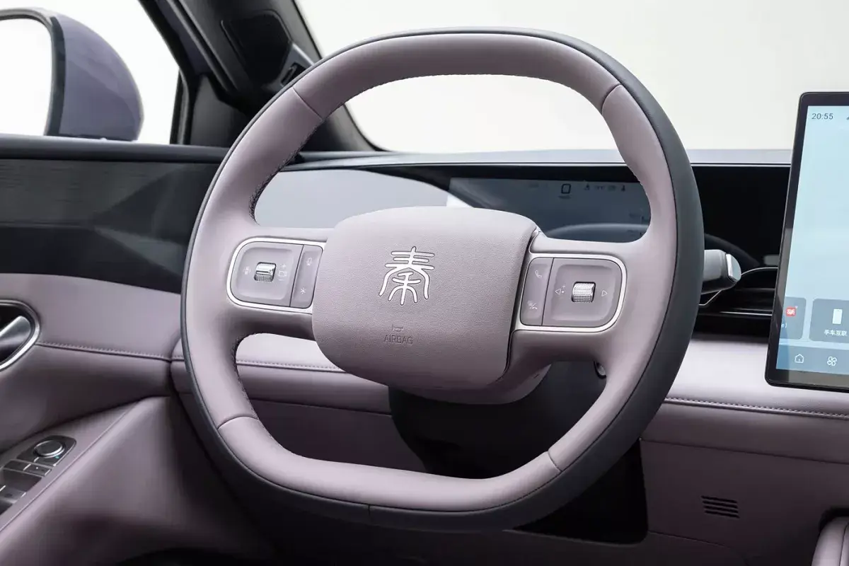 BYD Qin Max DM-i салон 3