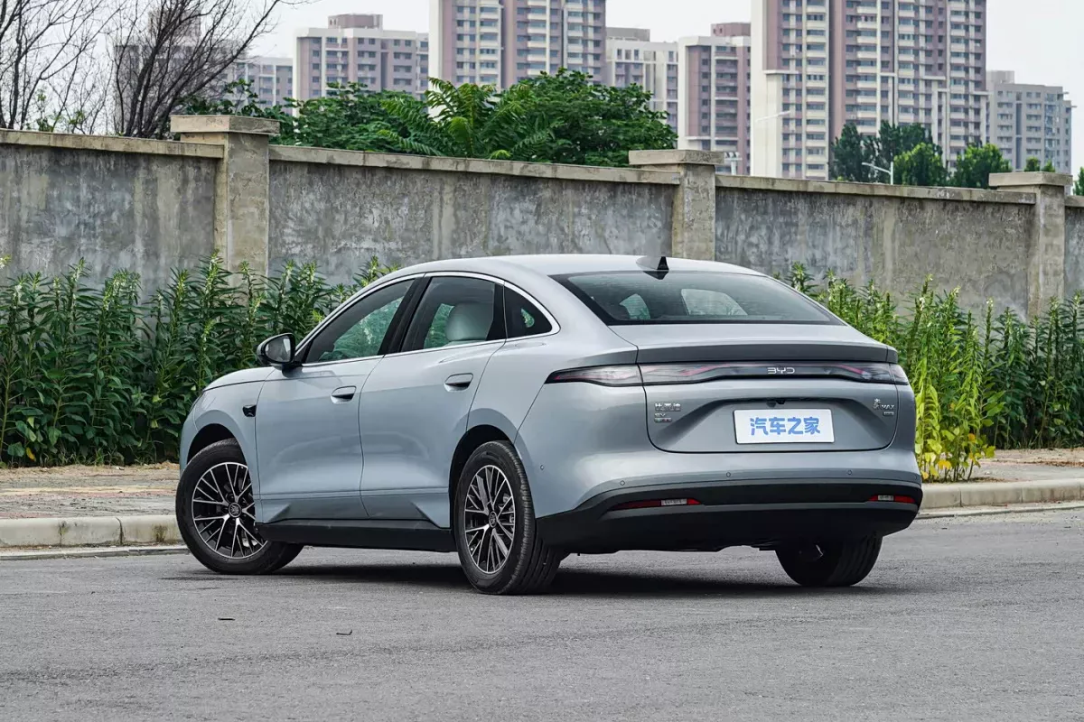 BYD Qin Max EV фото 3