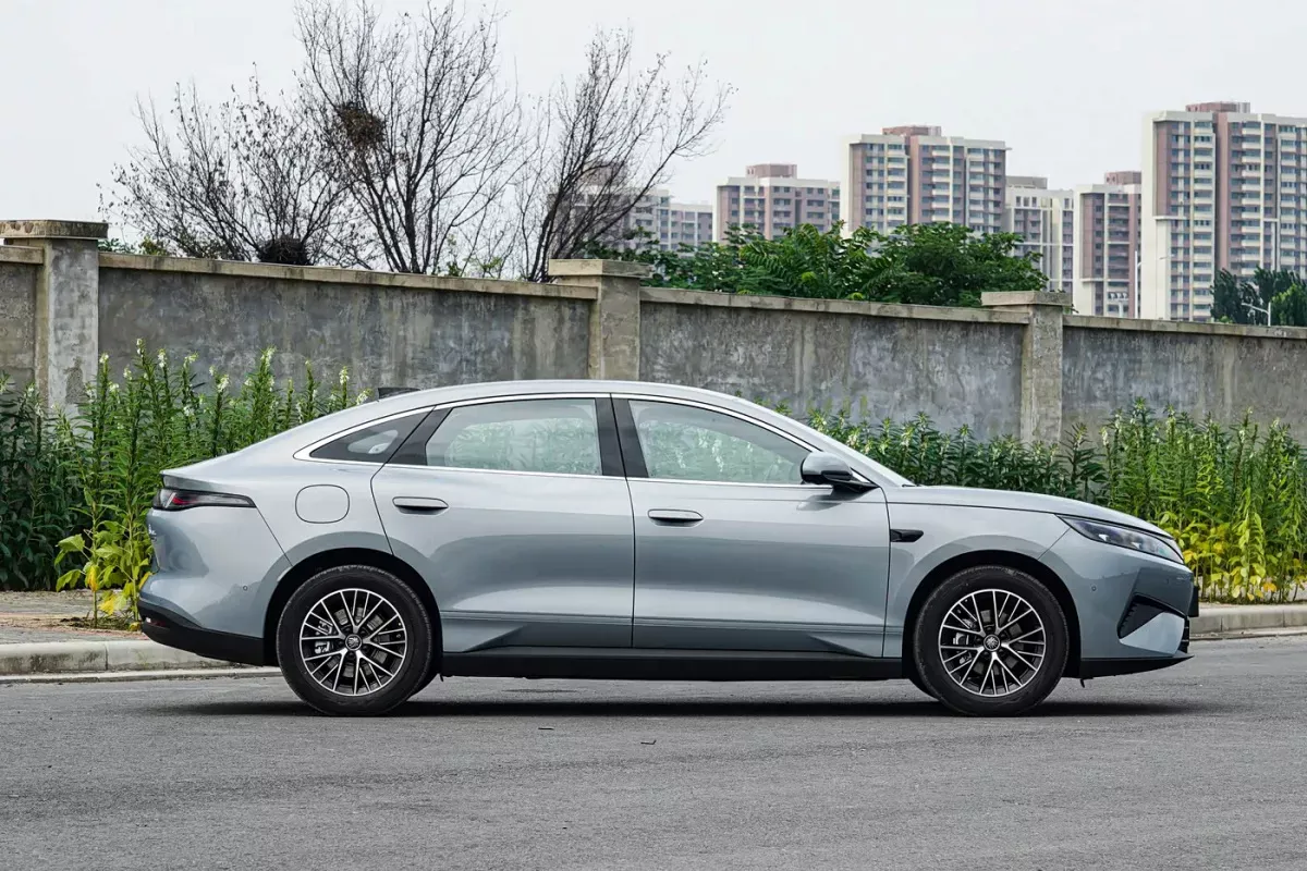 BYD Qin Max EV фото 5
