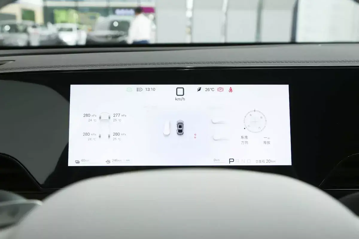 BYD Qin Max EV салон 2