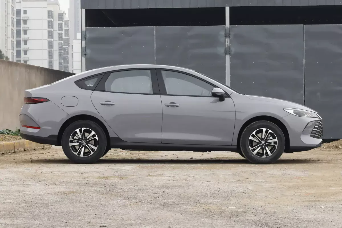 BYD Qin Plus DM-i фото 5