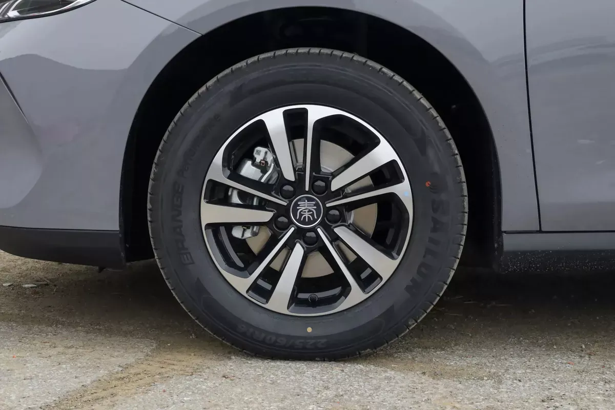 BYD Qin Plus DM-i фото 6