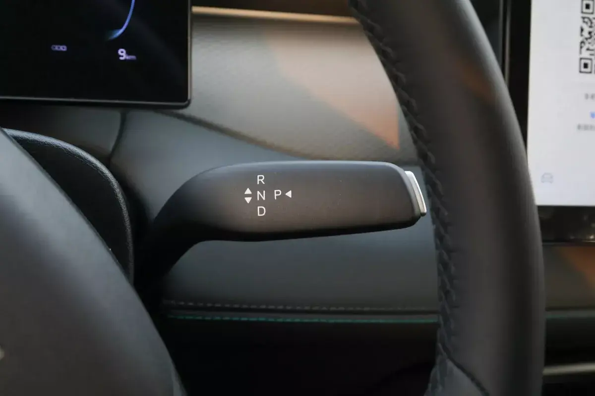 BYD Qin Plus DM-i салон 4