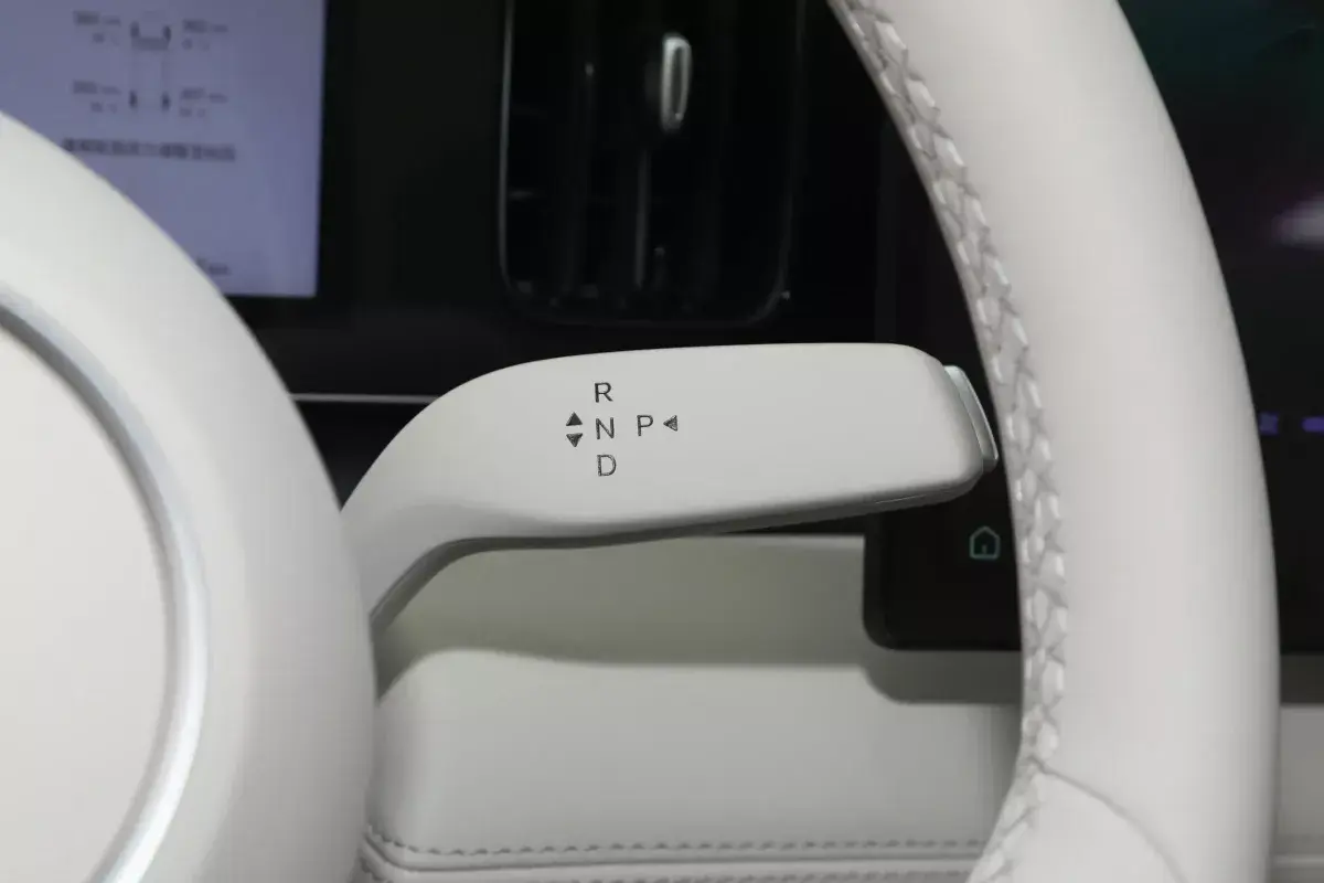 BYD Sea Lion 05 салон 4